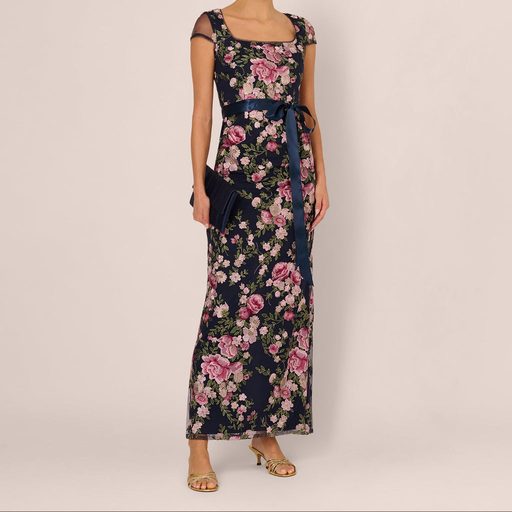 Embroidered Floral Short Sleeved Fitted Dress