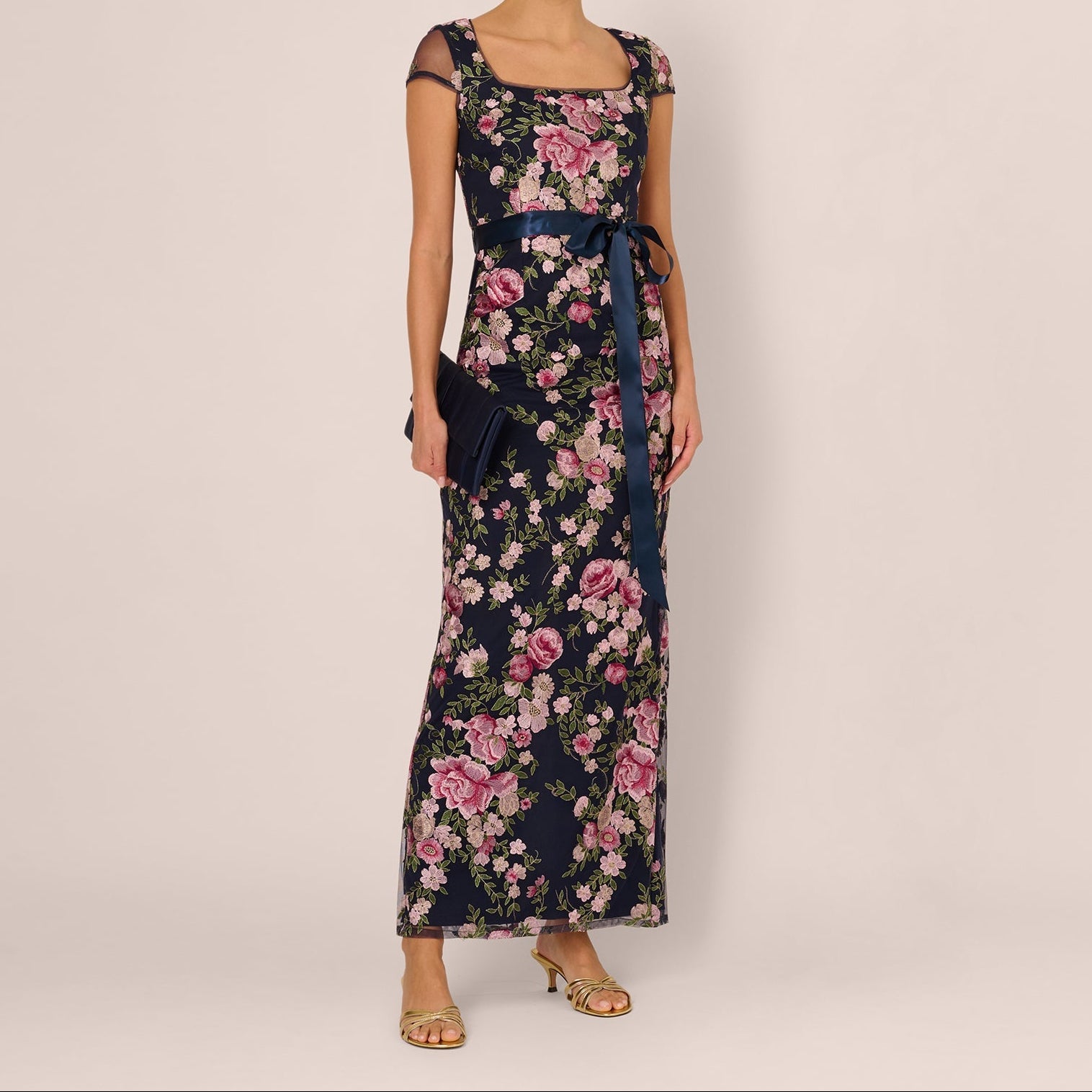 Embroidered Floral Short Sleeved Fitted Dress