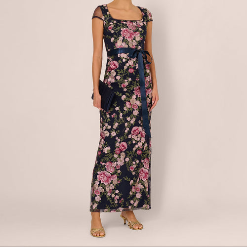 Embroidered Floral Short Sleeved Fitted Dress