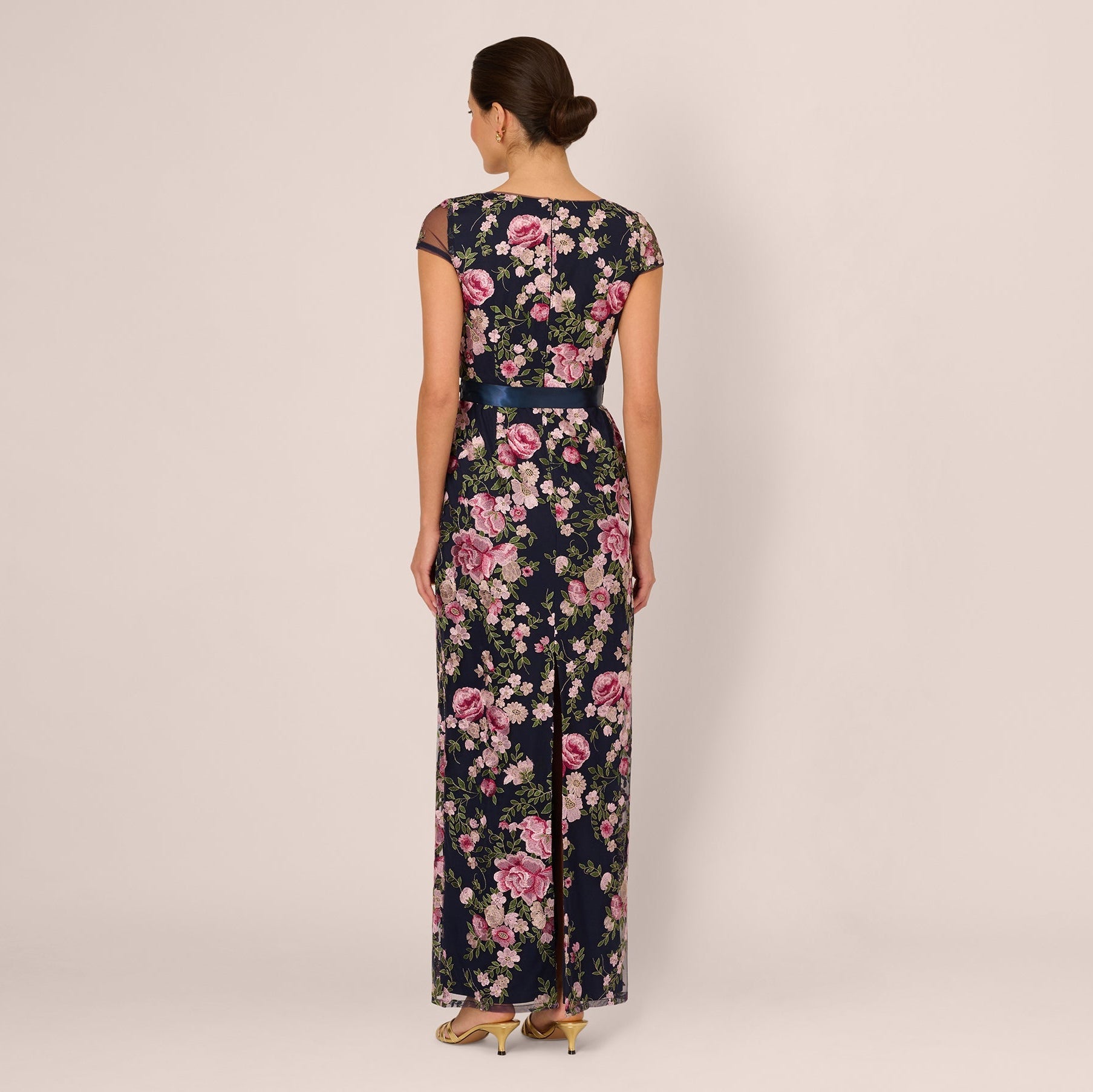 Embroidered Floral Short Sleeved Fitted Dress